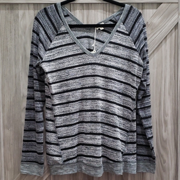 Shirt - Picture 1 of 3